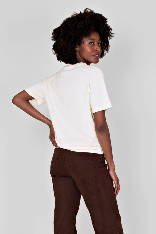 Soft and smooth hemp t-shirt in a relaxed, contemporary fit. Made from a beautiful interlock hemp and organic cotton jersey. Breathable and anti-allergenic to the skin, this comfy hemp t-shirt will easily become your new everyday favorite. Sustainable Fashion by Studio Ten Kate